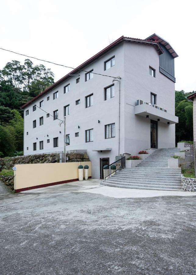 名竹旅社 Minzu Hotel Лугу Экстерьер фото